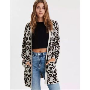 American Eagle Oversized Leopard Cardigan. Super Soft! Size XXS